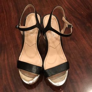 In excellent condition platform